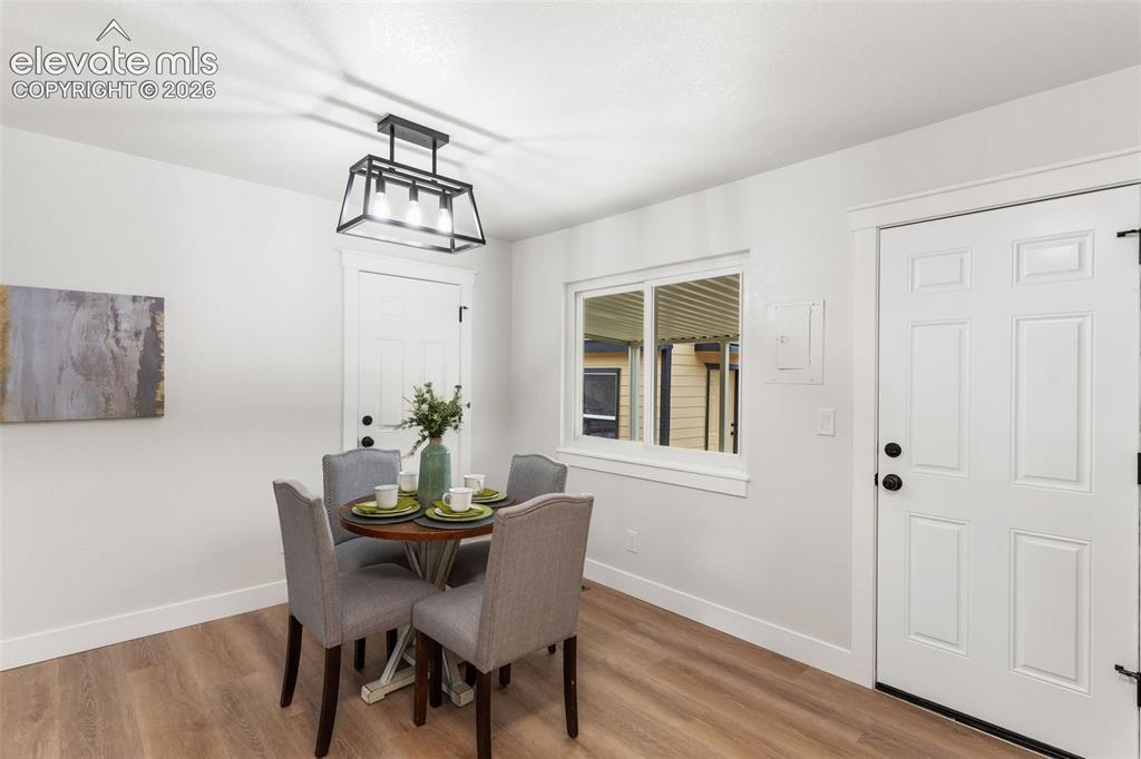 Image 8 of 47: Dining Area