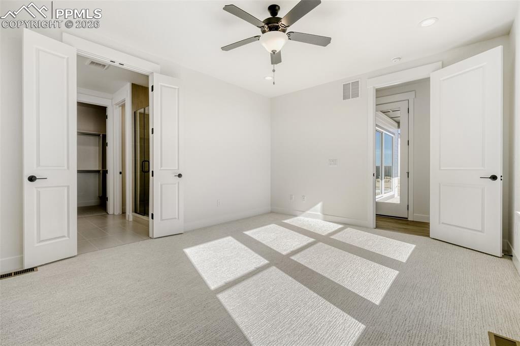 Image 13 of 28: Bedroom