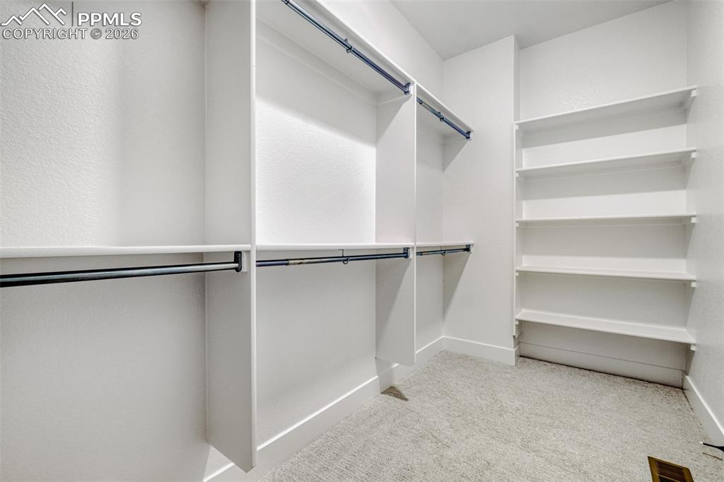 Image 16 of 28: Closet