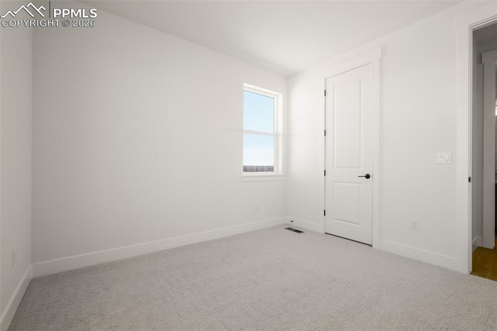 Image 17 of 28: Bedroom