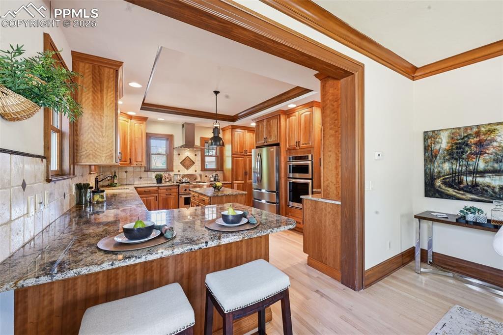 Image 14 of 47: Kitchen