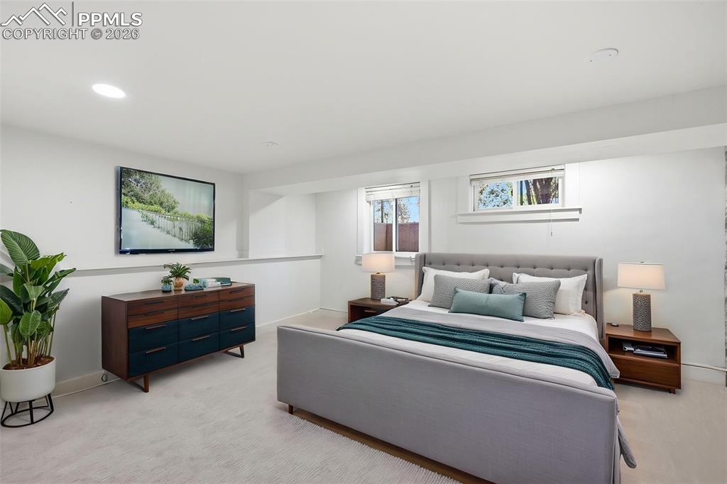 Image 37 of 47: Bedroom