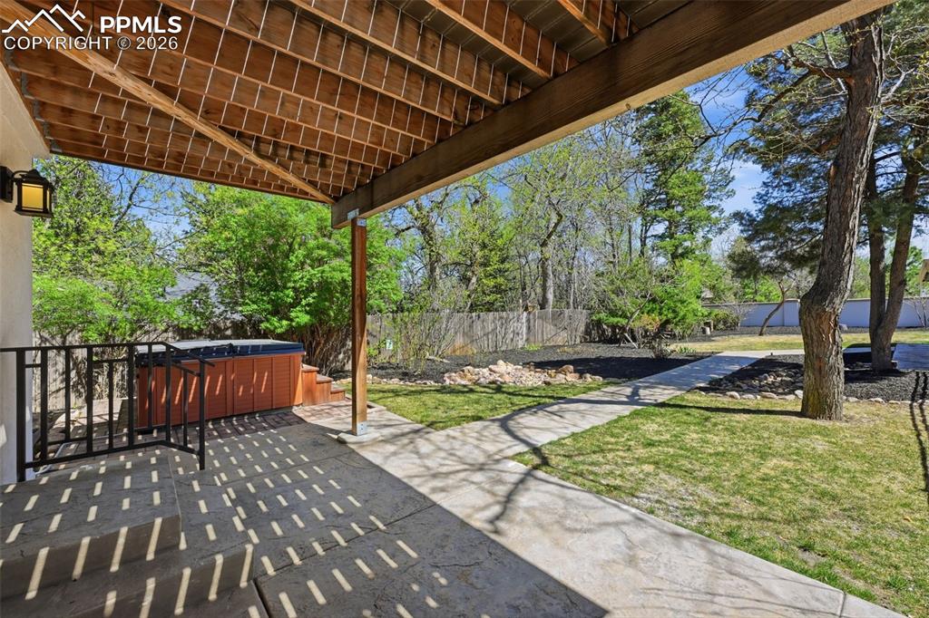 Image 40 of 47: Patio