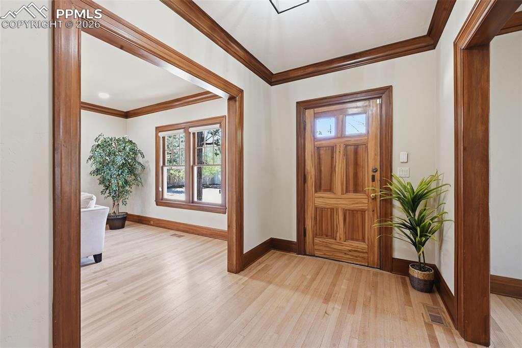 Image 5 of 47: Entry