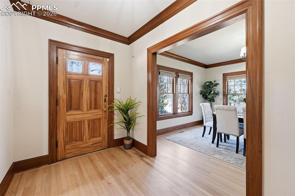 Image 6 of 47: Entry