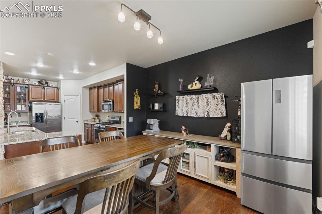 Image 11 of 48: Kitchen