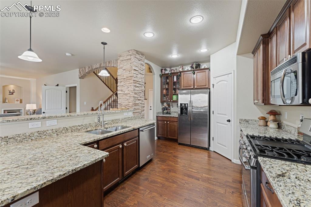 Image 13 of 48: Kitchen