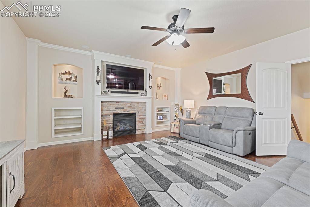 Image 6 of 48: Living Room