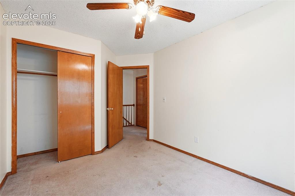 Image 18 of 32: Bedroom