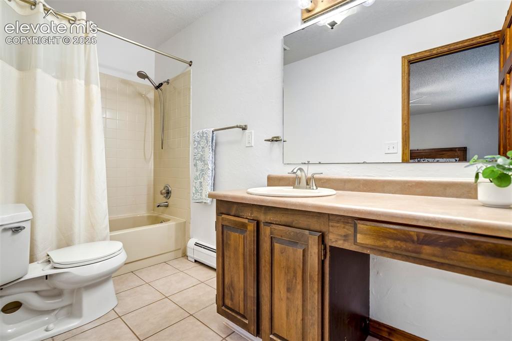 Image 23 of 45: Primary bathroom