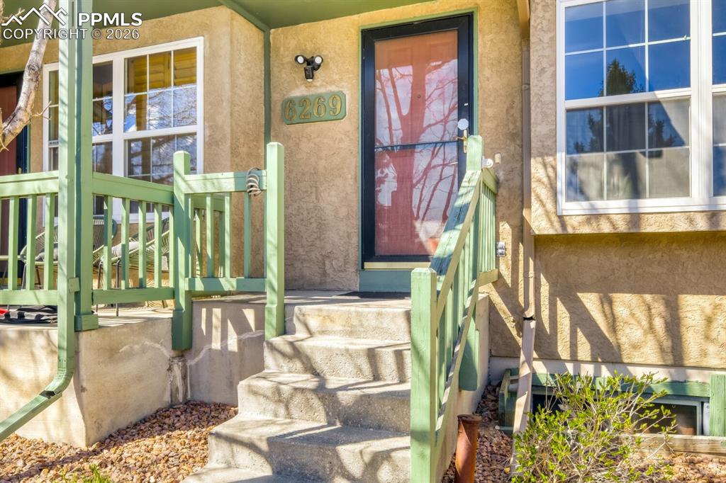 Image 1 of 17: Entry