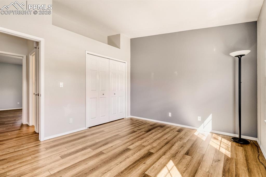 Image 10 of 17: Bedroom