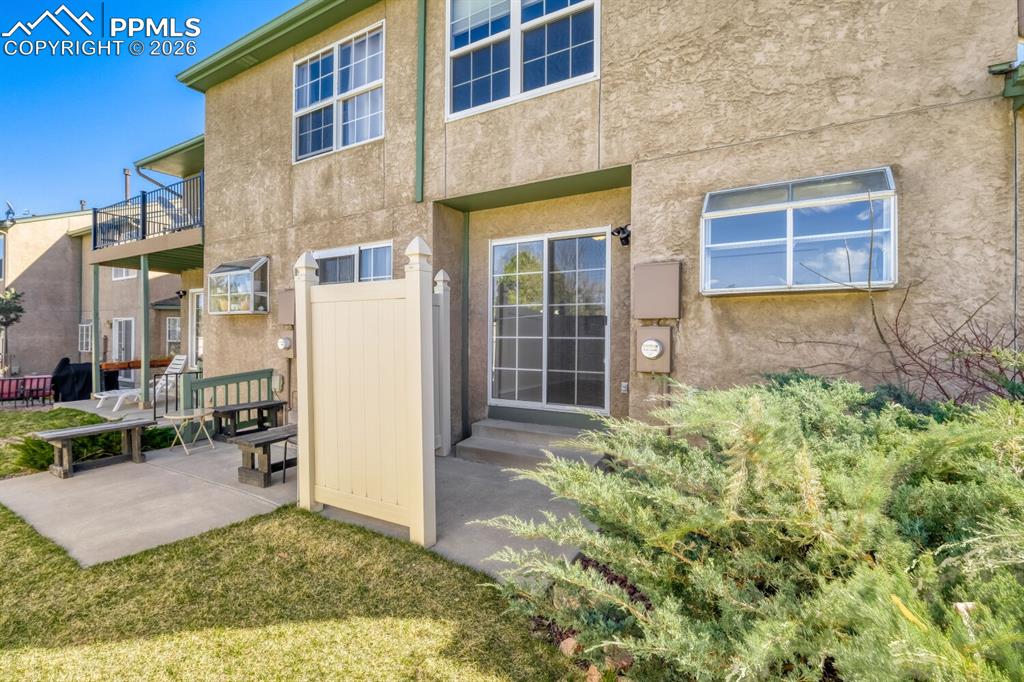 Image 16 of 17: Back of Structure