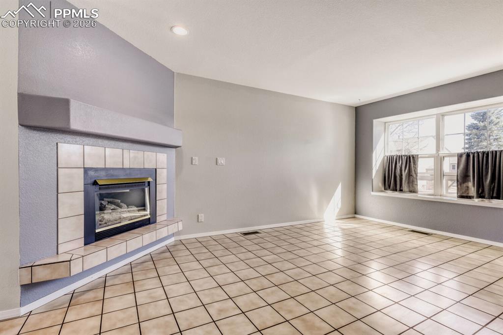 Image 3 of 17: Living Room