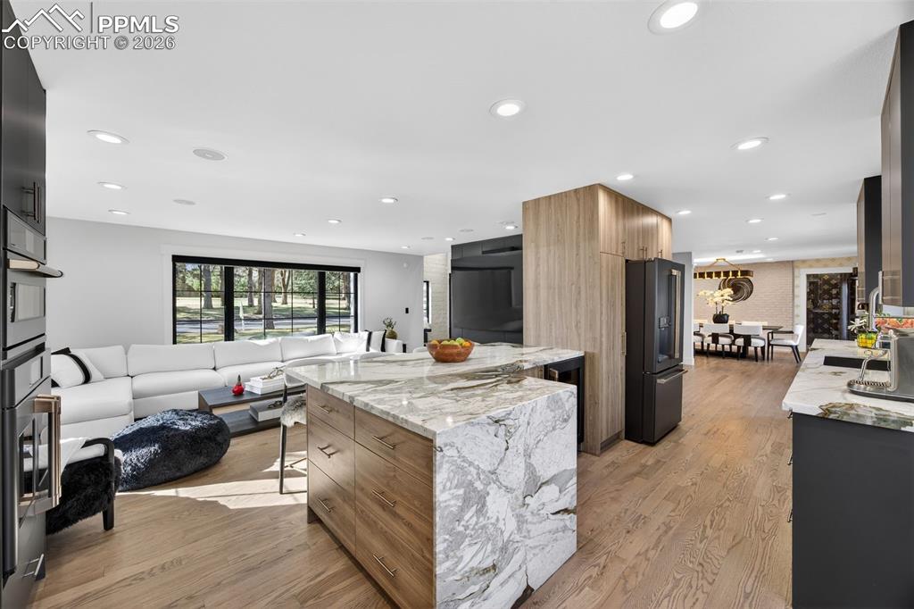 Image 14 of 47: Kitchen