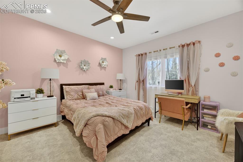 Image 35 of 47: Bedroom