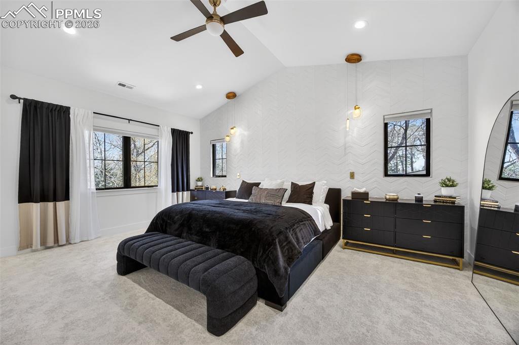 Image 37 of 47: Bedroom