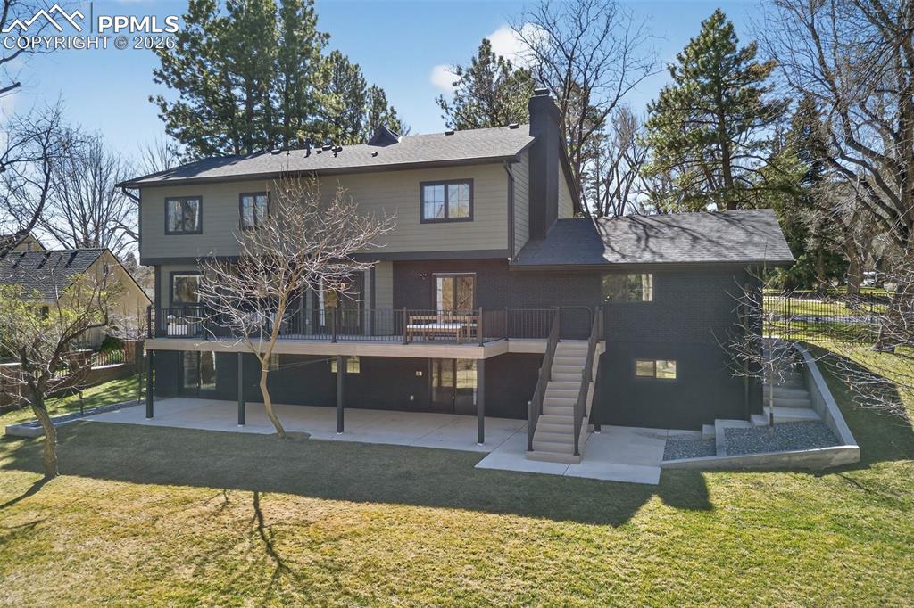 Image 45 of 47: Back of Structure