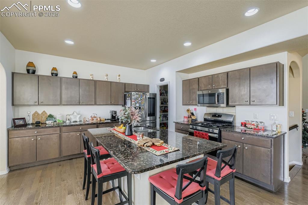 Image 8 of 32: Kitchen