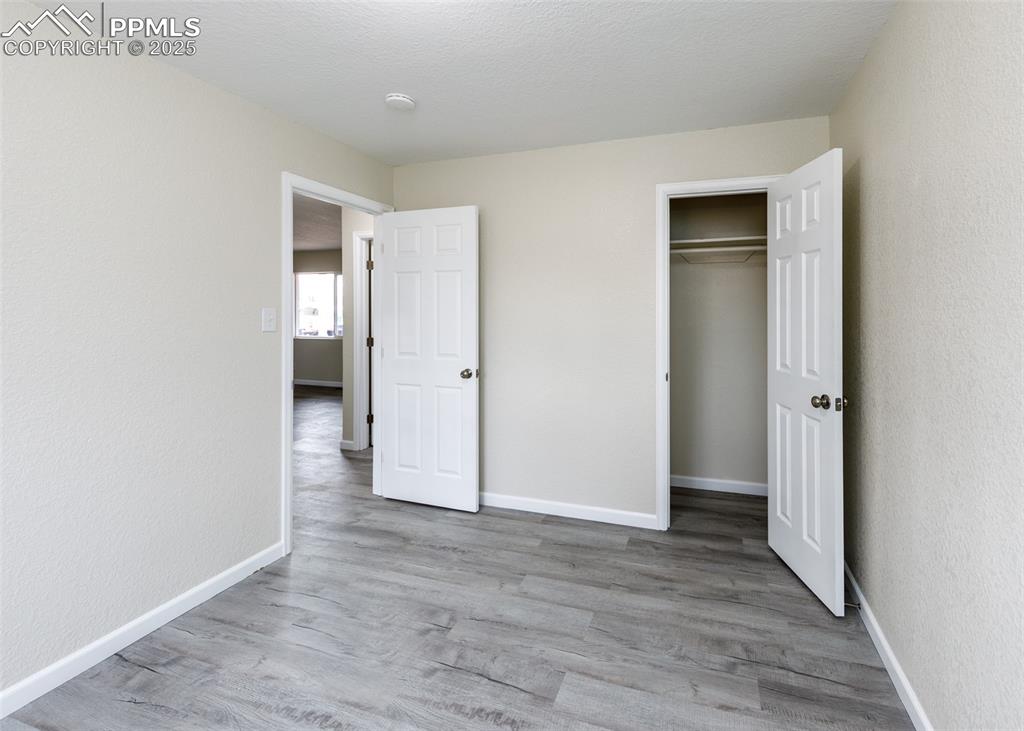 Image 25 of 35: Bedroom