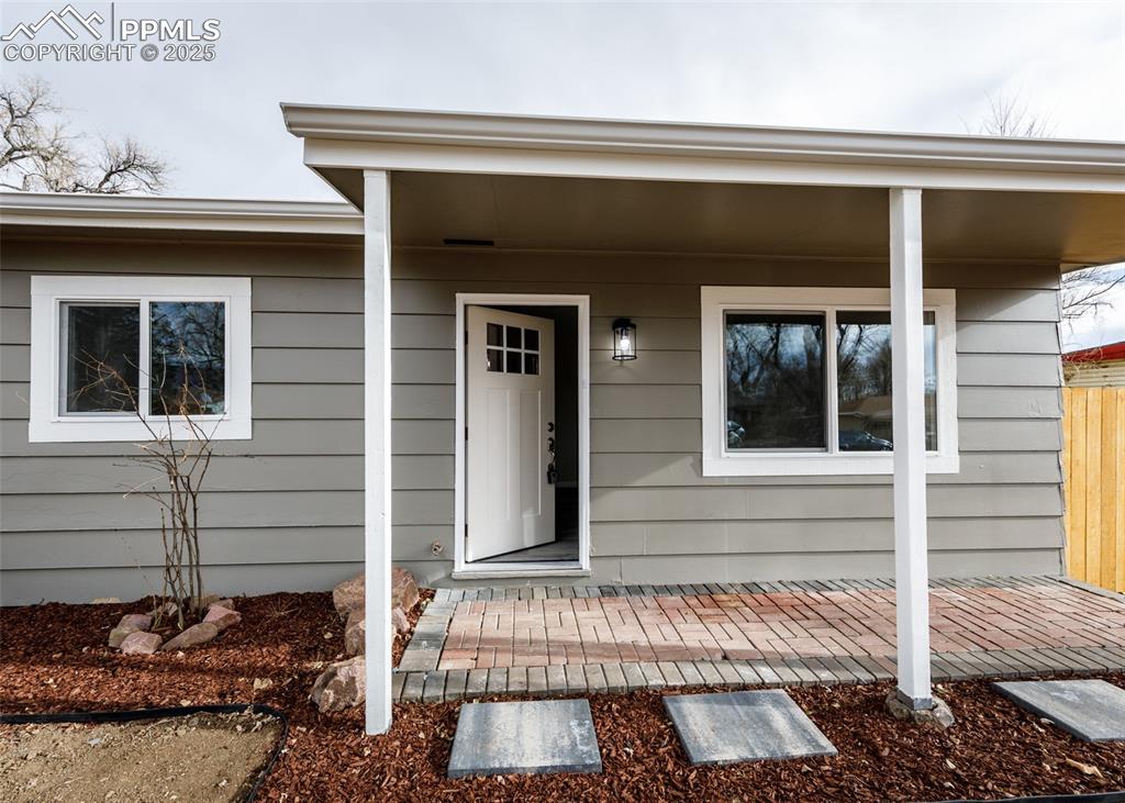 Image 3 of 35: Entry