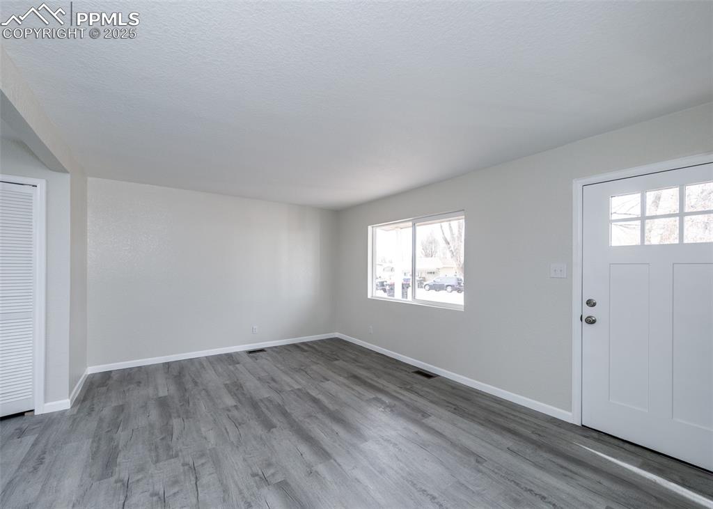 Image 5 of 35: Entry