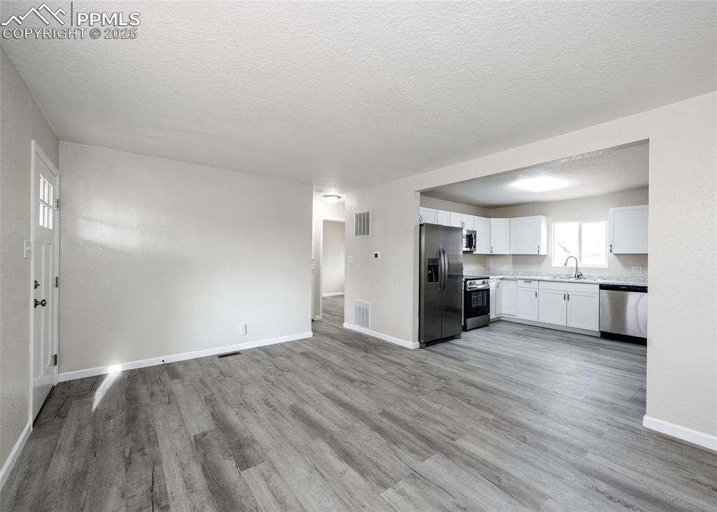 Image 7 of 35: Living Room