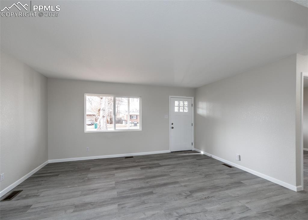 Image 8 of 35: Entry