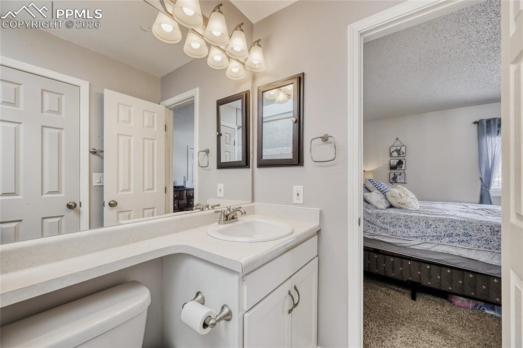 Image 22 of 26: Bathroom