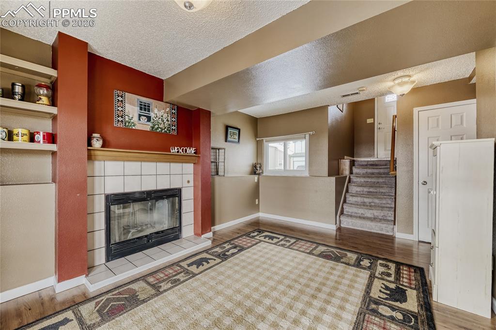 Image 5 of 26: Living Room