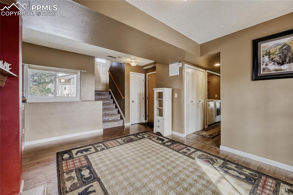 Image 6 of 26: Entry