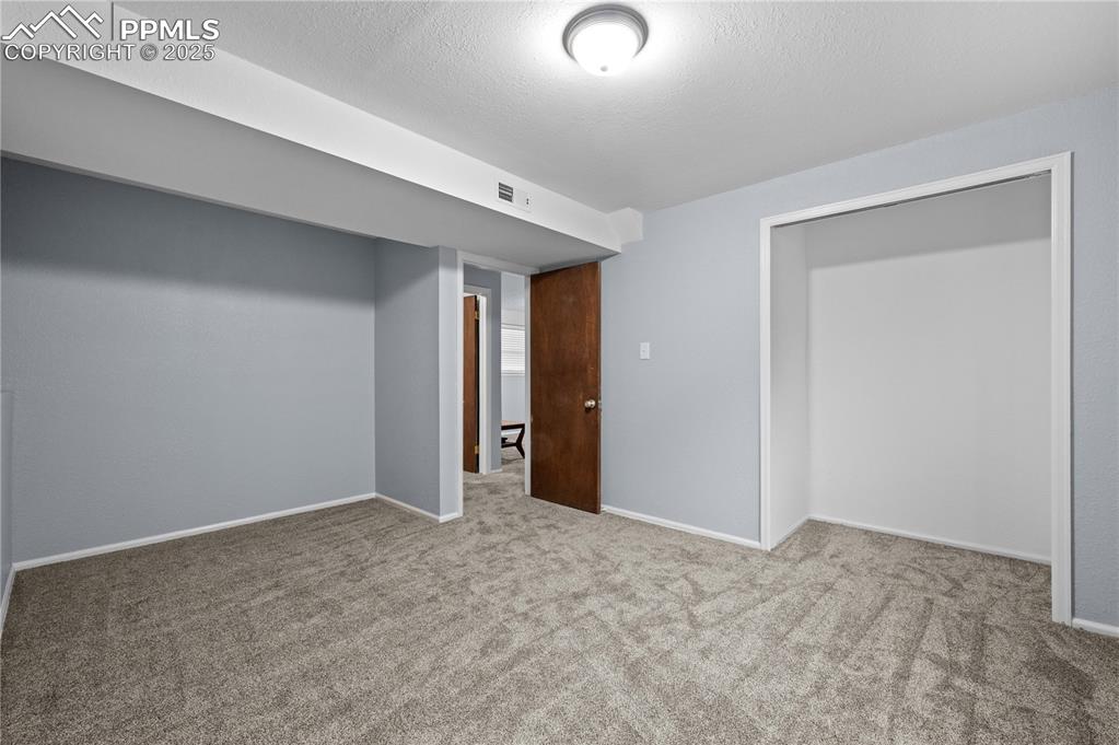 Image 15 of 21: Bedroom