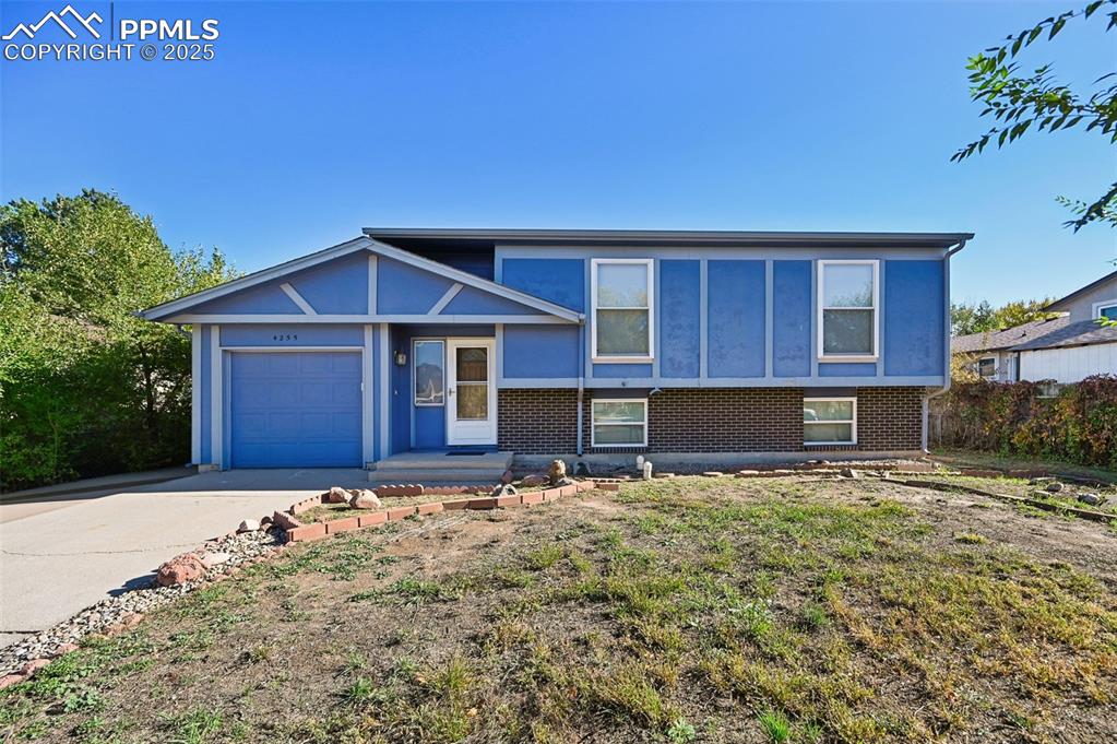 Image 19 of 21: Front of Structure