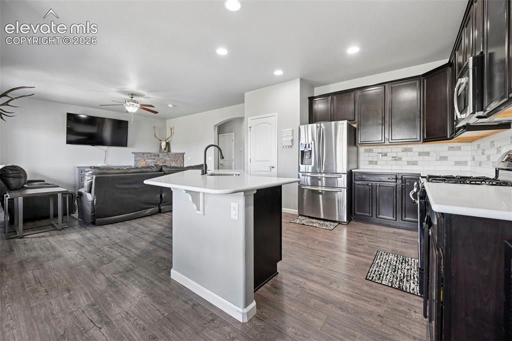 Image 11 of 47: Kitchen