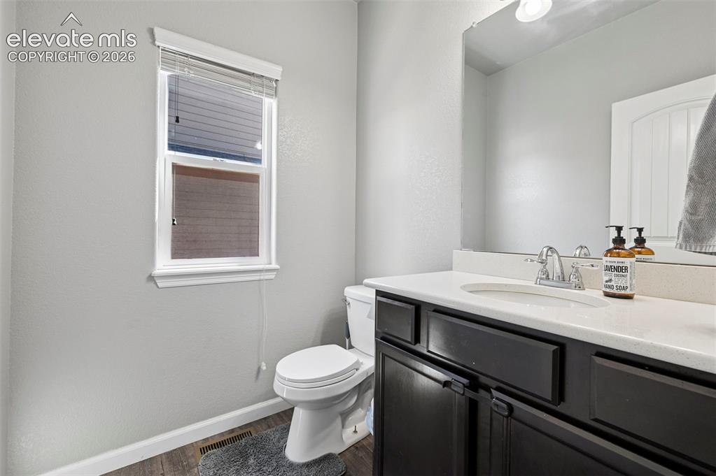 Image 3 of 47: Bathroom