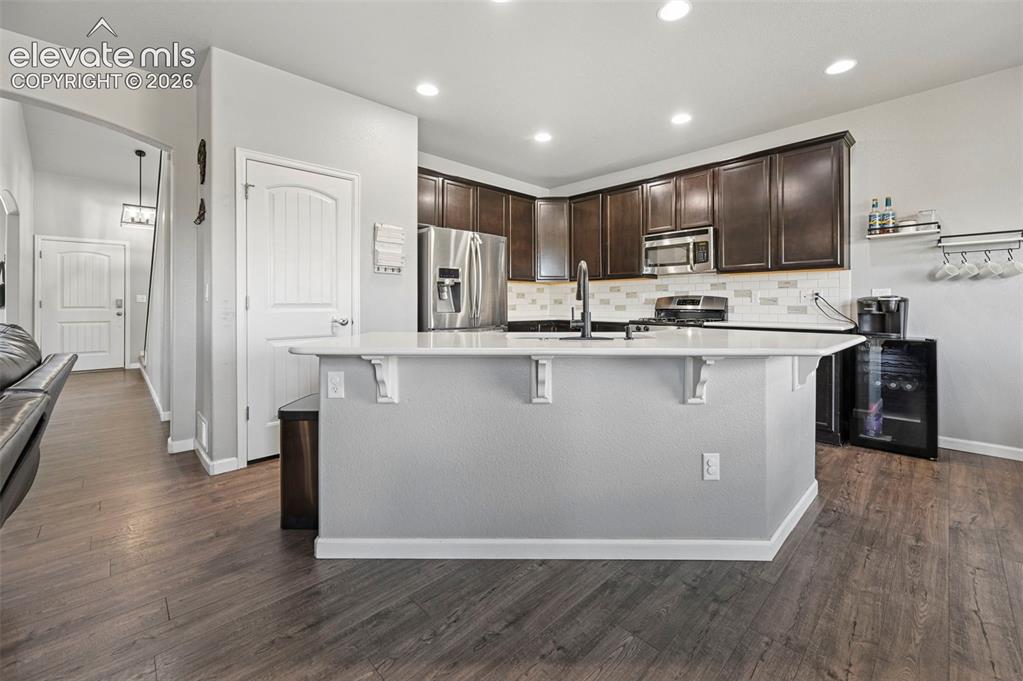 Image 7 of 47: Kitchen