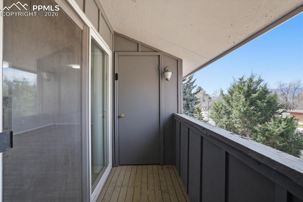 Image 29 of 34: Back deck.