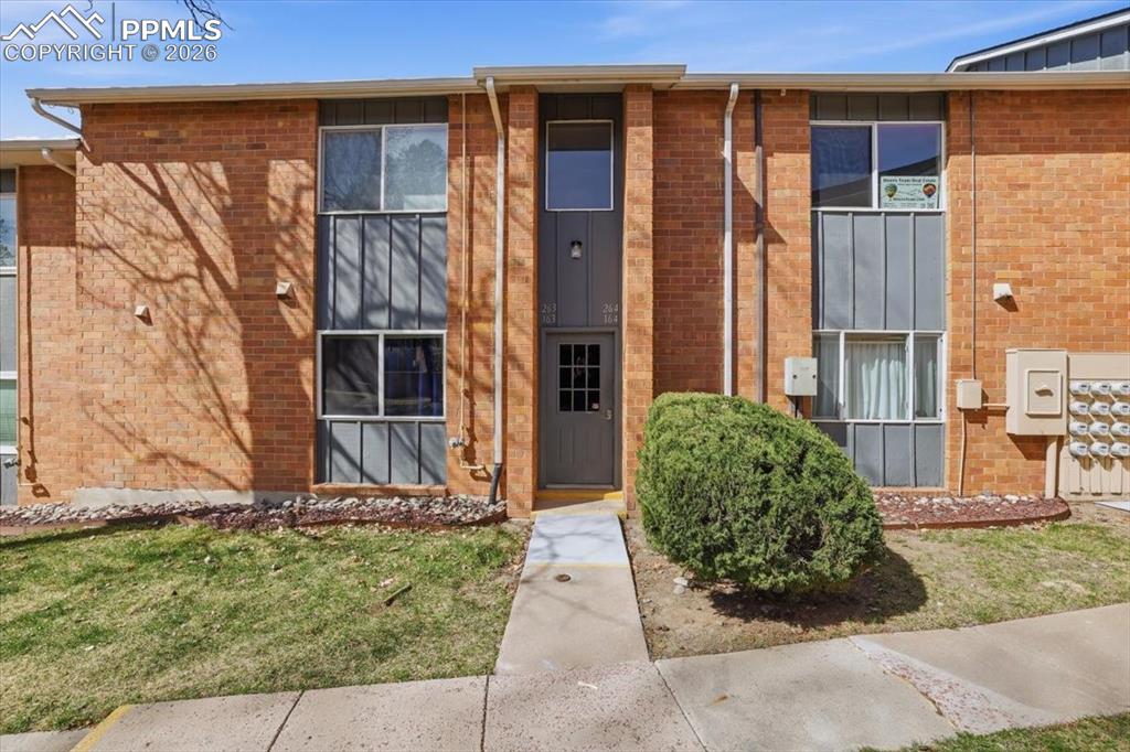 Image 6 of 34: Entry way with security door.