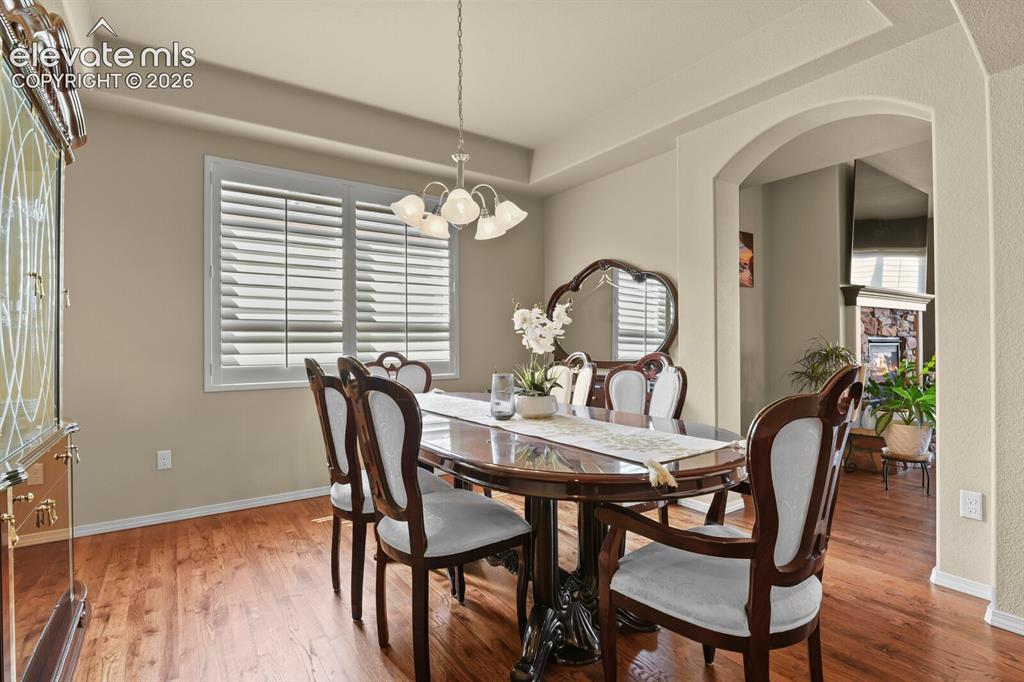 Image 12 of 48: Dining Room