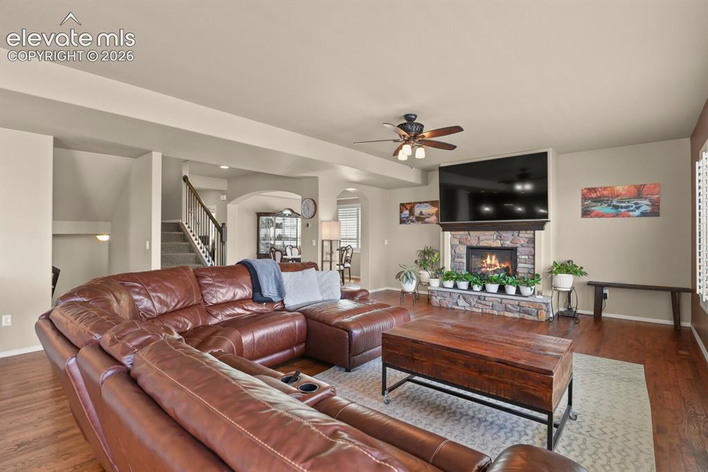 Image 14 of 48: Living Room