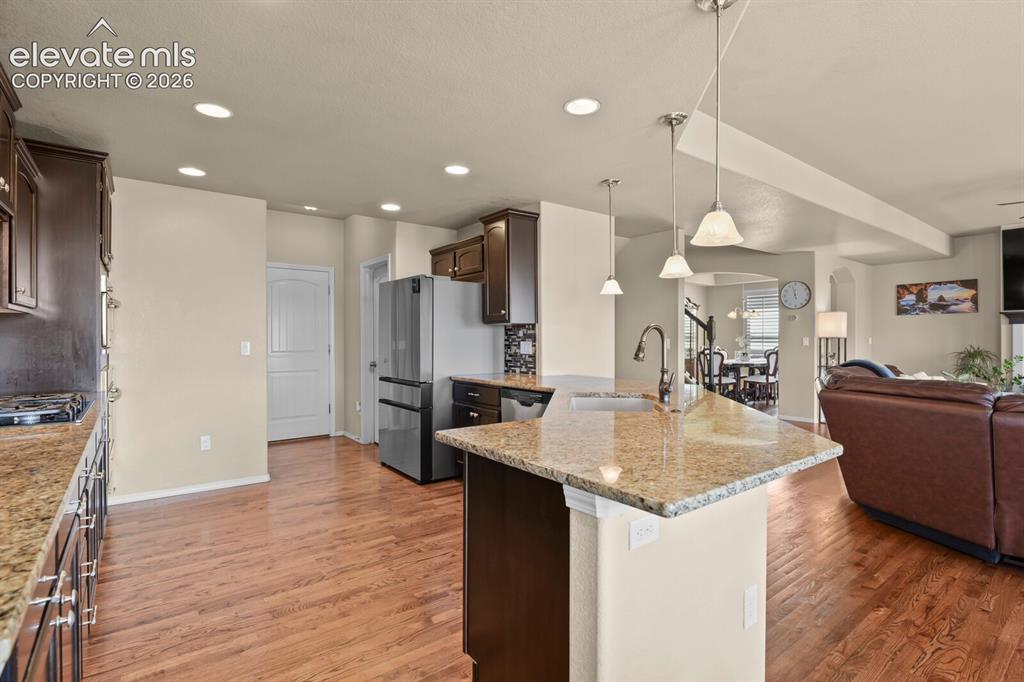 Image 16 of 48: Kitchen