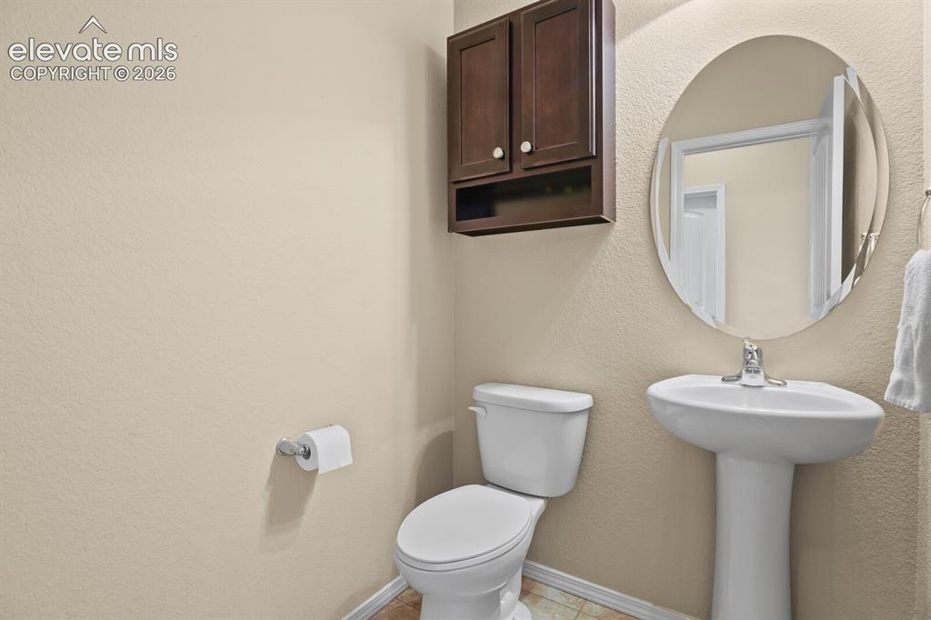 Image 19 of 48: Bathroom