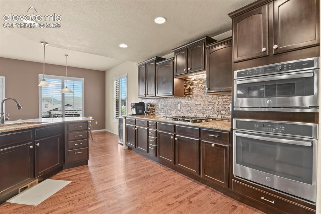 Image 6 of 48: Kitchen