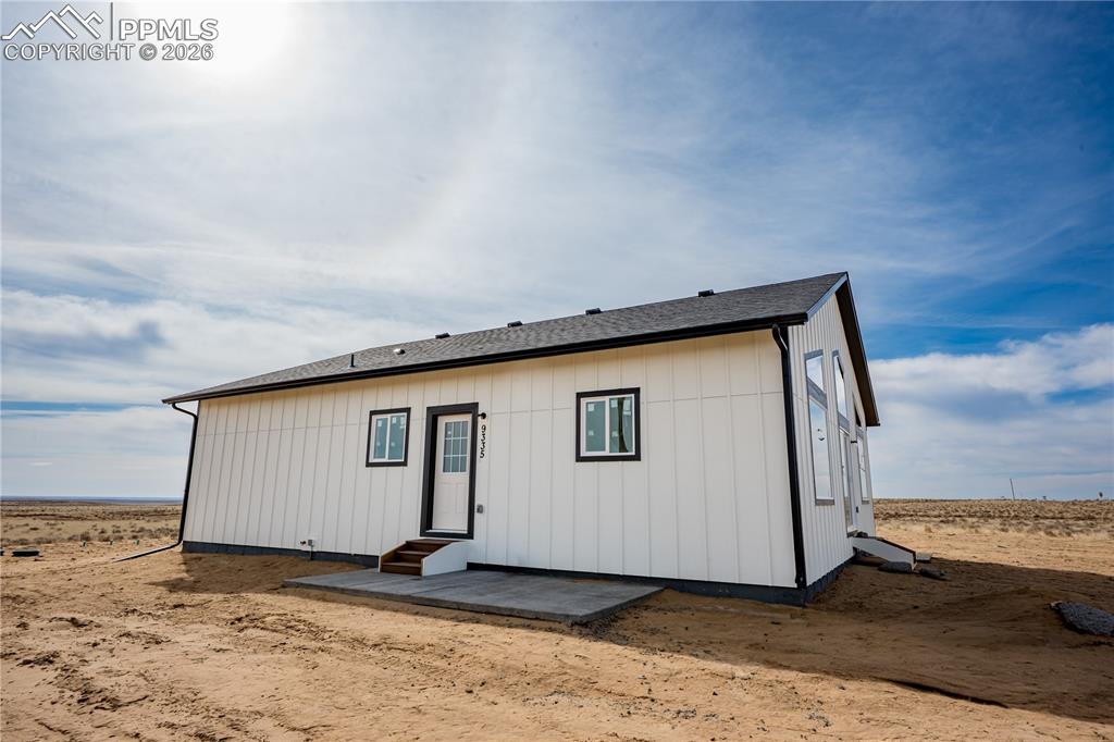 Image 1 of 24: Front of Structure