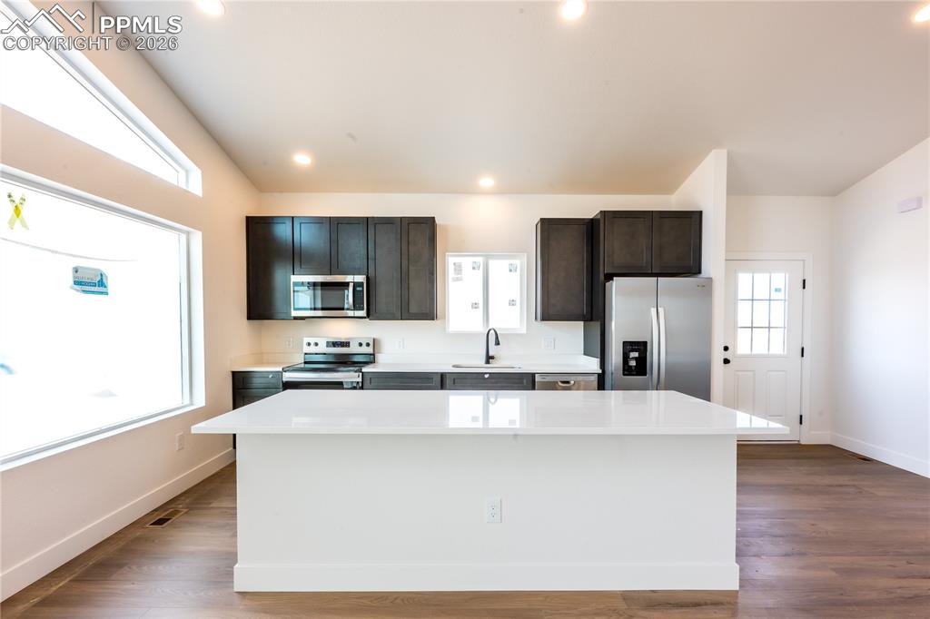 Image 4 of 24: Kitchen