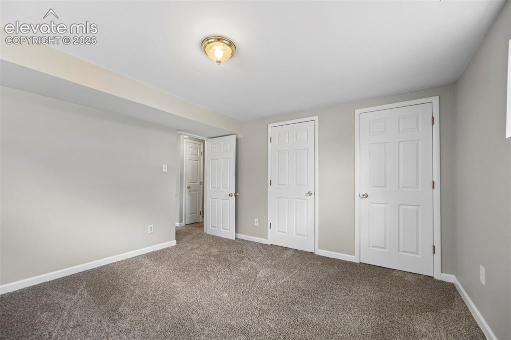 Image 19 of 32: Bedroom