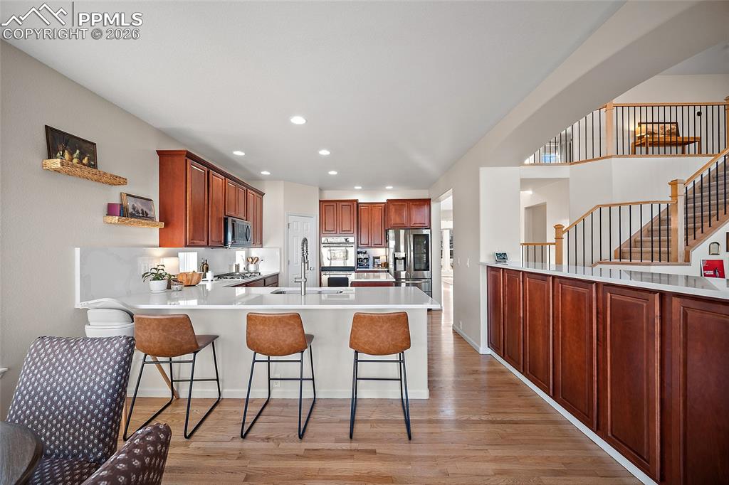 Image 18 of 50: Kitchen