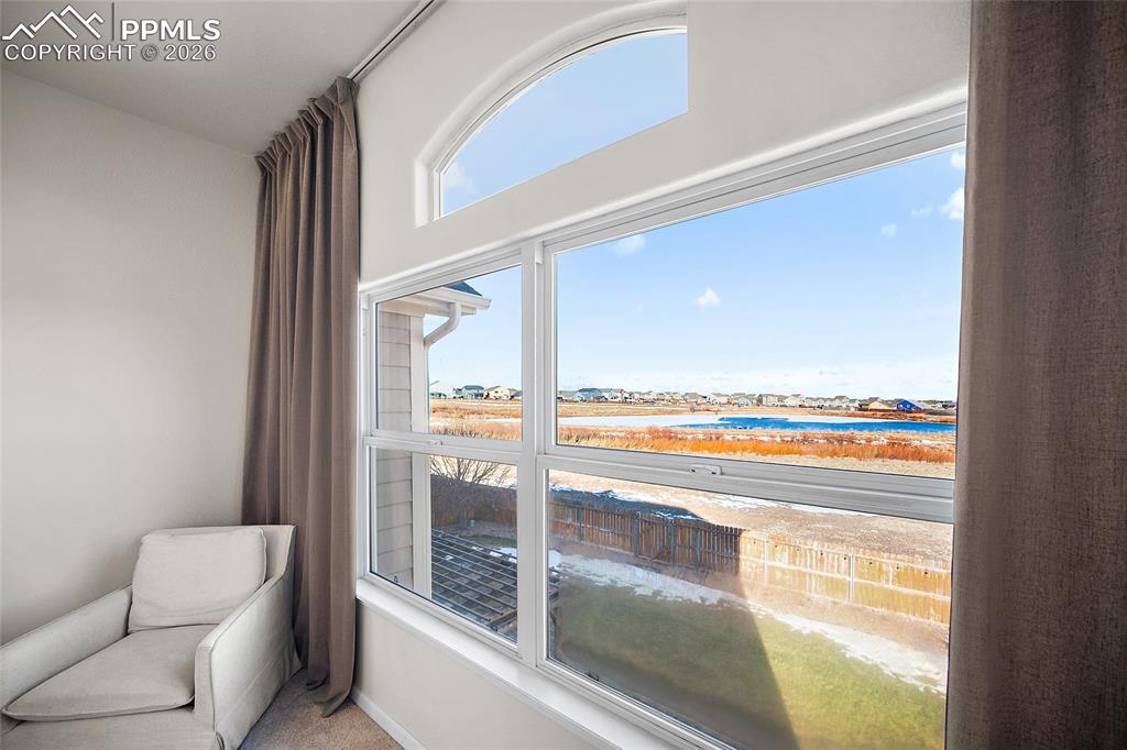 Image 32 of 50: Sitting Room