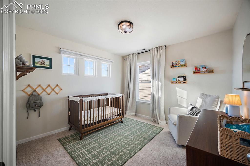 Image 37 of 50: Bedroom