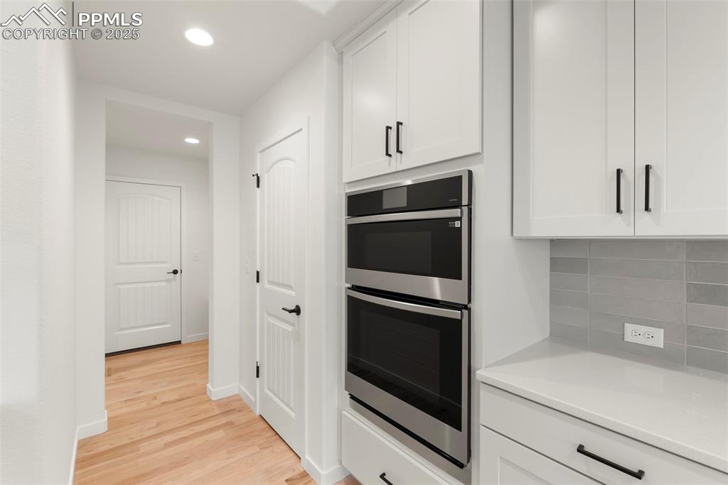 Image 14 of 48: Kitchen